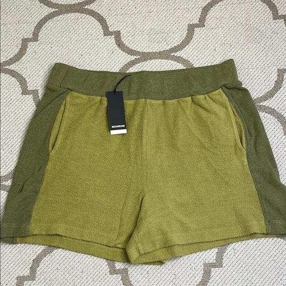 Monrow Fuzzy Fleece Shorts green willow - Picture 3 of 14